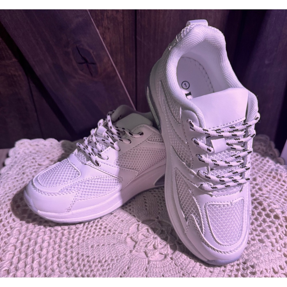 Link‎ By Forever Link Kids' Sneakers White Silver Cushioned Size 1 New